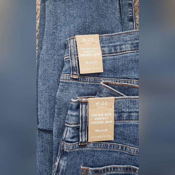 The Mid-Rise Perfect Vintage Jeans in Knowland Wash - Picture 8 of 8